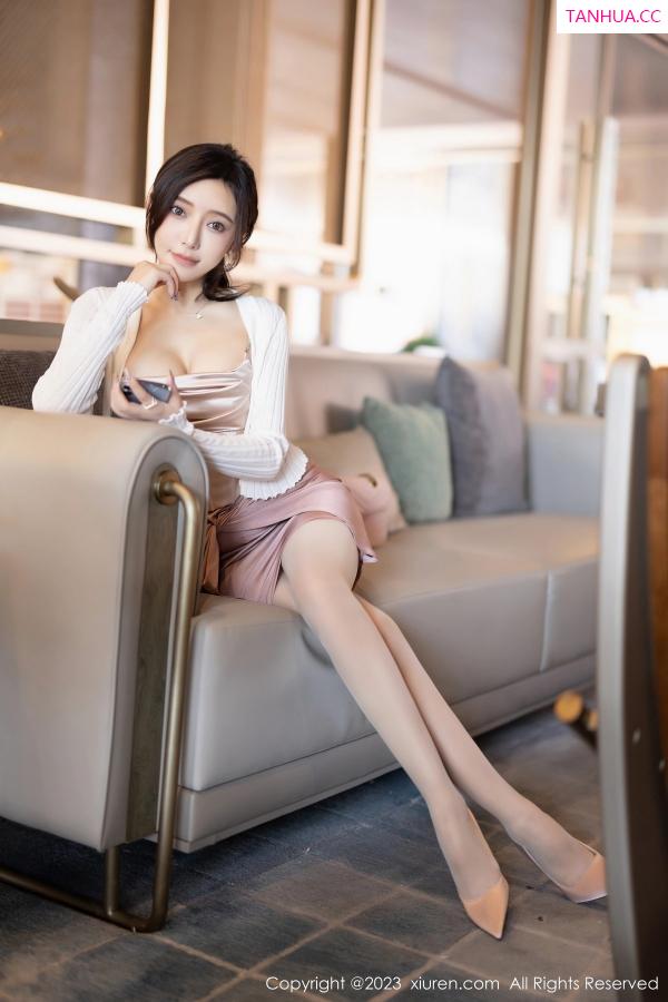 王馨瑶  [XiuRen]高清写真图 2023.11.09 No.7640 王馨瑶yanni 时尚美腿第13张图片